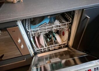 Moderní černá matná linka se spotřebiči,5858 - 7