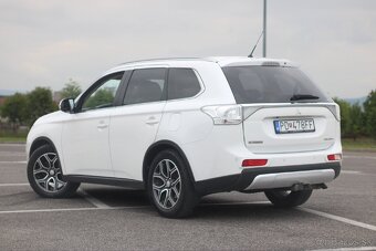 Mitsubishi Outlander 2.2 DI-D 7-MIESTNE - 7
