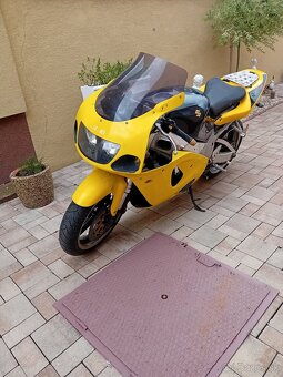 Suzuki gsxr 750 - 7