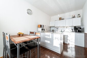 3i byt, 69m2 pražský typ, pôv.stav, 7/8p, Turgenevova ul. KE - 7