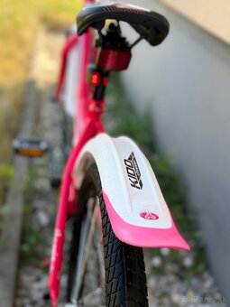 Krásny ružový bicykel CTM | 20” | Ako nový | Košík | Prilba - 7
