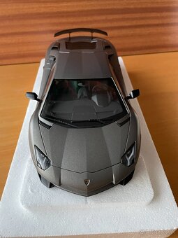 1:18 Autoart - Lamborghini Aventador SV - 7
