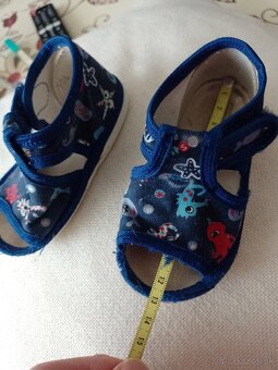 Prebaľovací stôl pre bábätká +hračky a obleč.zadarmo - 7