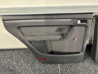 Predám INTERIER sedačky+tapacíre VW TOURAN 1T 7-MIEST - 7