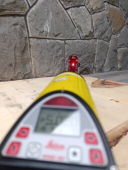 Potrubný laser Leica PIPER 100 (červený lúč) na kladenie od - 7