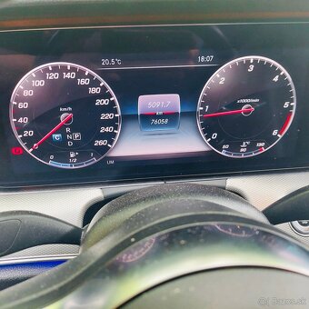 Mercedes Benz E200D - 7