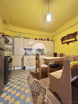 Reality KOMPLEX s.r.o.,Vám ponúka starší 4 izbový rodinný - 7