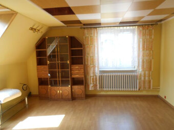 Zrekonštruovaný rodinný dom v Makove - 7