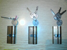 Visiace a cylindrické zámky      xxx - 7