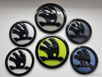 Čierne / karbónové / farebné - logo na ŠKODA - 7