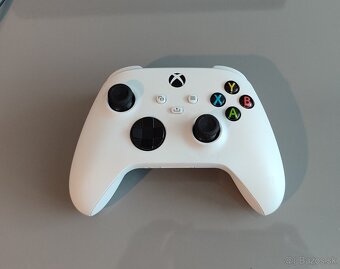 Nefunkčný Xbox + Elite series 2 controller - 7