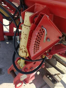 2000L Nizozemské rozmetadlo LELY CENTERLINER SL - 7