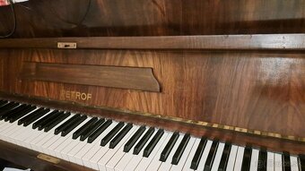 Klavir Petrof - 7
