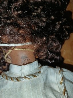 Porcelánová bábika. - 7