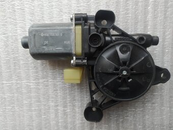 Motorček stahovania okná Škoda Octavia 3 Rapid VW Golf 7 - 7