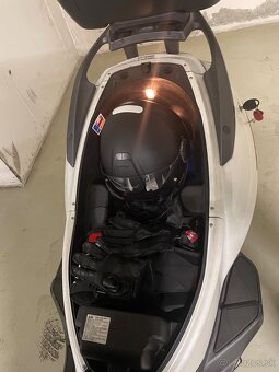 Aprilia Atlantic 300 - 7