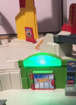 Hot Wheels Ultimate Garage - 7