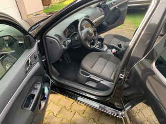 Škoda Octavia II Combi 1.6 TDI CR Elegance - 7