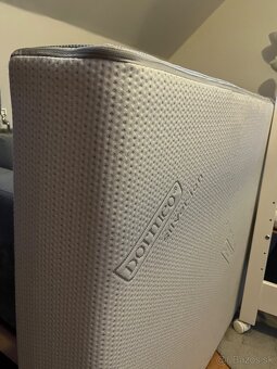 Drevená posteľ s matracom - 7