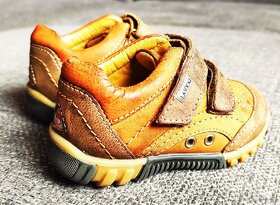 Chlapčenské kožené topánky značky Lasocki - 7