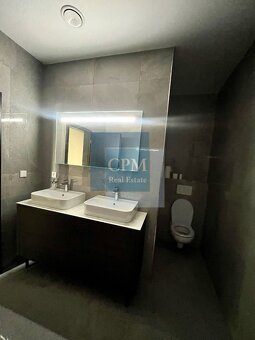 Ponúkame na predaj 3. izbový veľký byt s terasou v projekte - 7