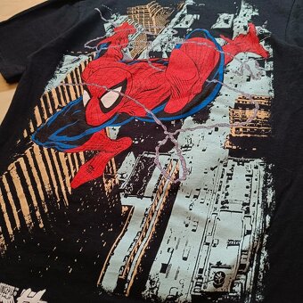 Huf x Marvel čierne tričko s veľkou potlačou Spider-man M - 7