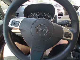 Opel Zafira 1,6 Ecotec benzín - 7