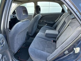 Toyota Avensis 1.6 benzín - 7