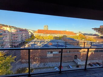 Ponúkam na predaj 2-izb. apartmán s terasou, Žilinská, BA I - 7