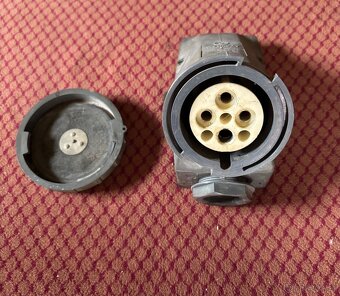 Zásuvky,Zástrčky - 7