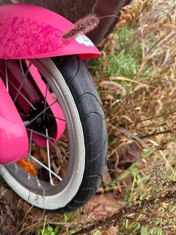 Dievčenský bicykel s prídavnými koliečkami - 7