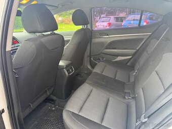Hyundai Elantra - 7