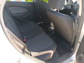 Mazda 2 1.4 diesel klima facelift rok 2011 - 7