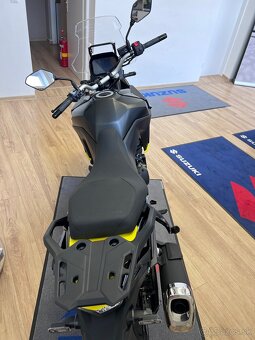 Suzuki V-STROM 800 - 7