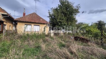 Veľký pozemok s domom. - 7
