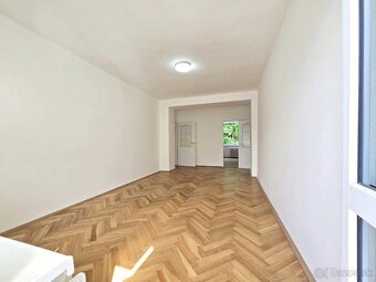 3-izb TEHLOVÝ byt (65m²) s krásnymi parketami / Rastislavova - 7