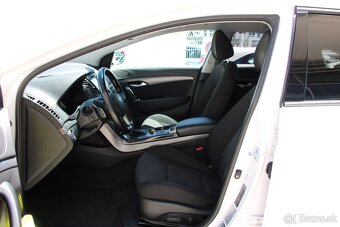 HYUNDAI i40 Business 1,7 CRDi 104 kW A/T - 7