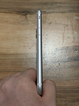 Predám Apple IPhone SE 2020 128GB White Stav Nového Telefónu - 7