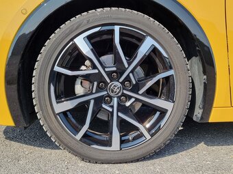 Toyota Prius 2.0 Plug-in Hybrid e-CVT za 34.990 € s DPH - 7