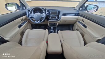 MITSUBISHI OUTLANDER 2,0 MIVEC 4WD CVT 7 miest - 7