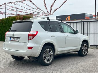 Toyota RAV4 2.2l D-CAT 150 Premium Navi 4x4 A/T6 - 7