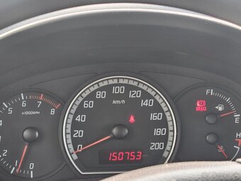 Suzuki swift 1.3 16v - 7