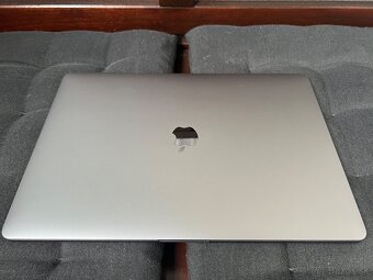 MacBook Pro 15" 2018, i7, 16GB RAM, 512 GB SSD v TOP stave - 7