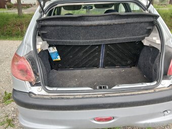 Predám peugeot206 na náhradné diely - 7