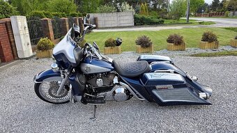 Harley Street Glide - 7