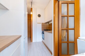 REZERVOVANÝ ZREKONŠTRUOVANÝ 3 IZBOVÝ BYT S LODŽIOU - 7