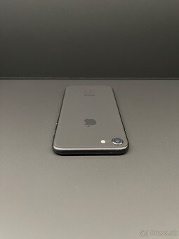 iPhone 8 64GB - 7