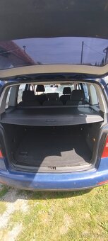 Volkswagen Touran - 7