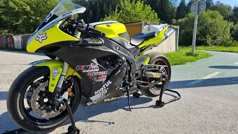 Yamaha r1 - 7