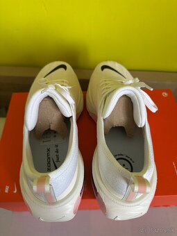 Bezecke tenisky Nike Invincible 3 - 7